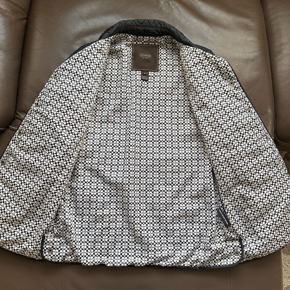 Coach Women’s Quilted Puffer Jacket In Small in Like New Condition - Picture 4 of 11